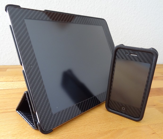 ion CarbonCover für iPad 2 und ion LeatherShell für iPhone 4